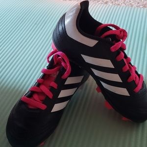 Soccer Shoes, girl , size 11 kids